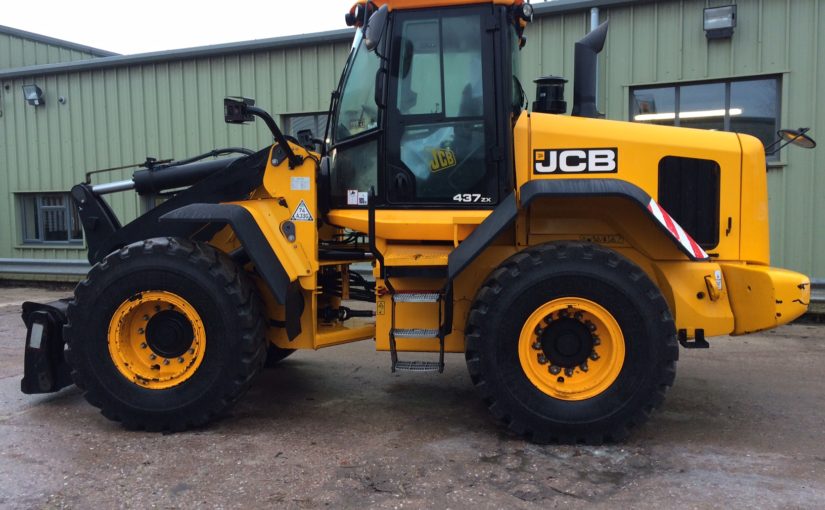 QUALITY, PRE-OWNED JCB 437 FOR SALE